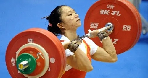 女子58公斤挺举世界纪录是多少