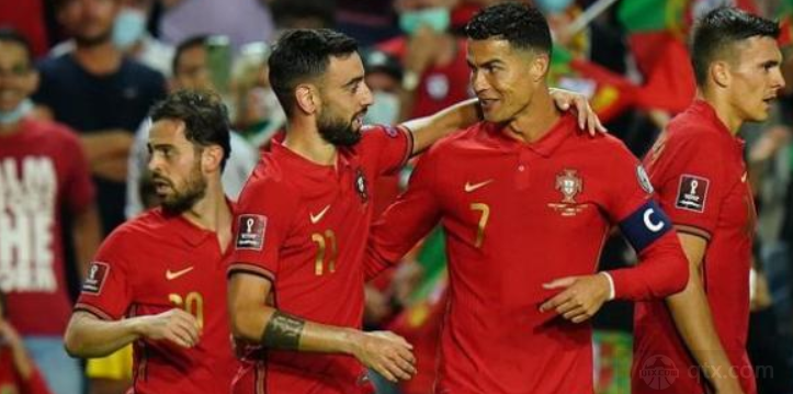 葡萄牙巨星C罗与自己的队友们