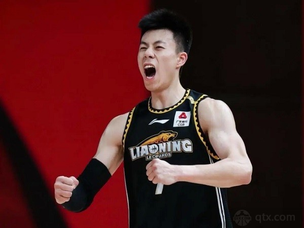 张镇麟与辽宁男篮完成续约 新赛季将身背东契奇同款77号球衣