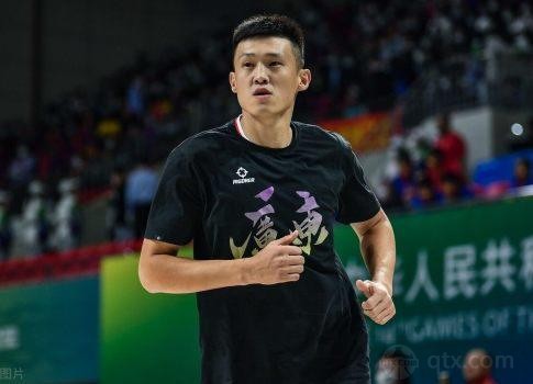 周鹏正式与深圳男篮签下3年C类合同 最后一年为球队选项