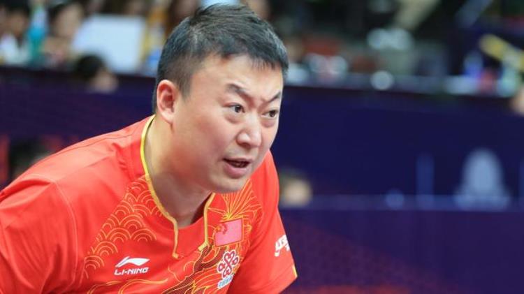 中日乒乓球大战幕后戏日本教练记本子中国教练抱膀子