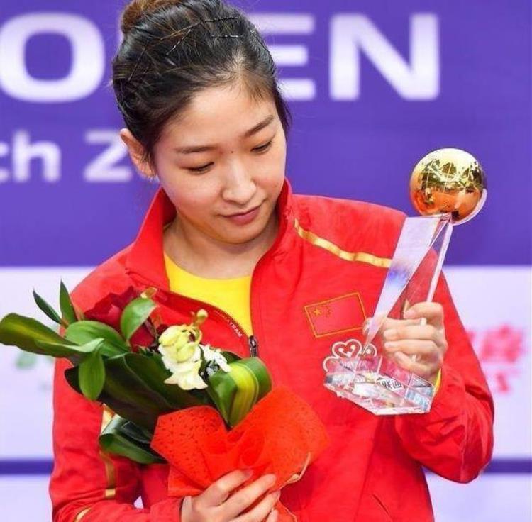 中国乒乓球马龙年薪多少「国乒世界冠军转会费有多少马龙只有925万网友不到国足零头」