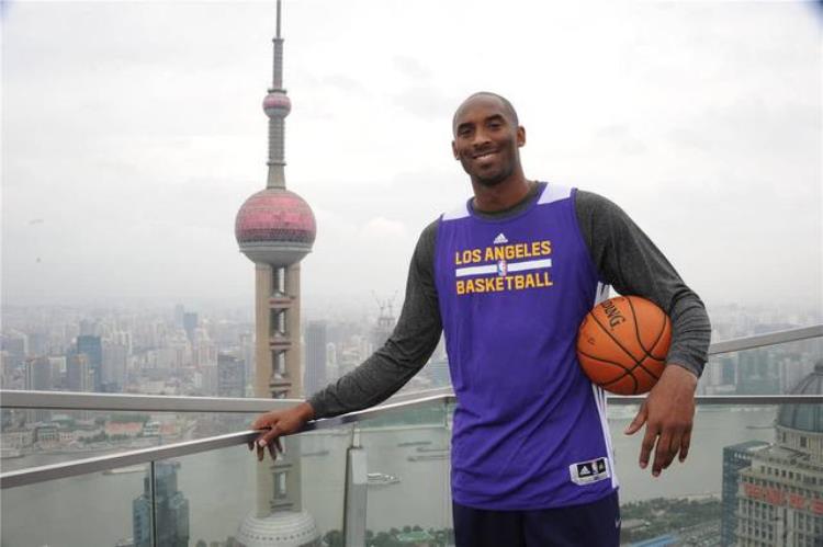 回顾2013年NBA中国赛勇士湖人王者交接科比伤病未愈仍受追捧