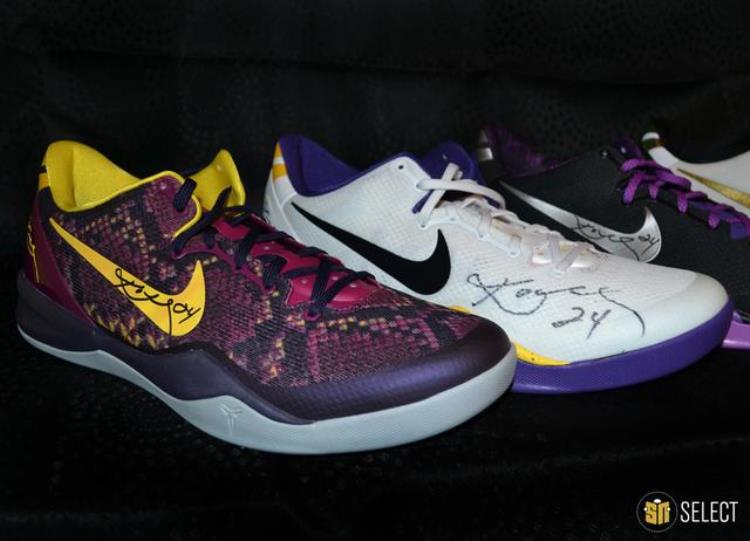 科比8代篮球鞋测评「KOBE8代入坑篮球鞋经典配色回顾Nike科比战靴NBA上脚」