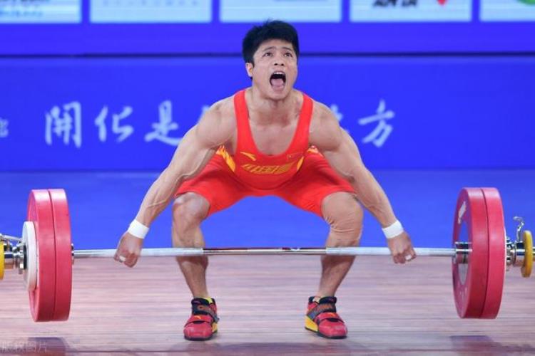 举重世锦赛男子61公斤级奥运冠军李发彬获三金挺举破世界纪录