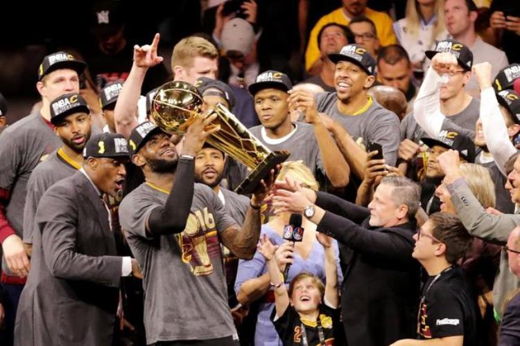 2016年nba大事件「十大事件回顾201516赛季这一季或许是NBA史上最伟大」