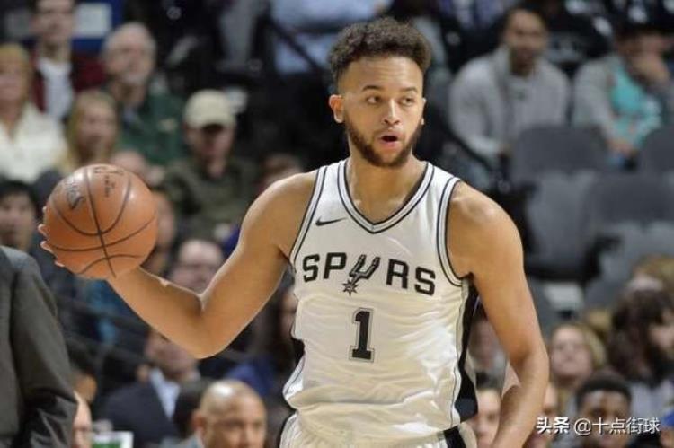 拥有中国血统的nba球员「NBA现役唯一有中国血统的球员曾来深圳认亲名称已被写入家谱」