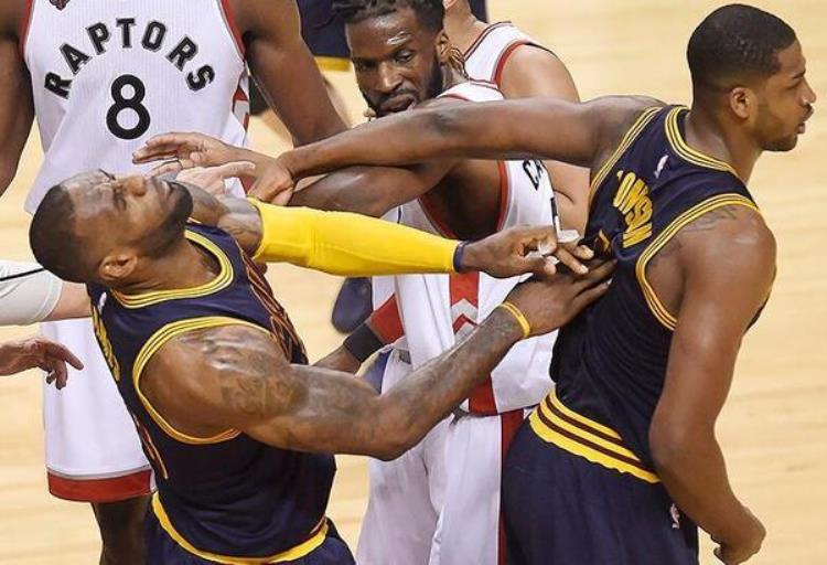 NBA现役打球之最最滑的五个人2