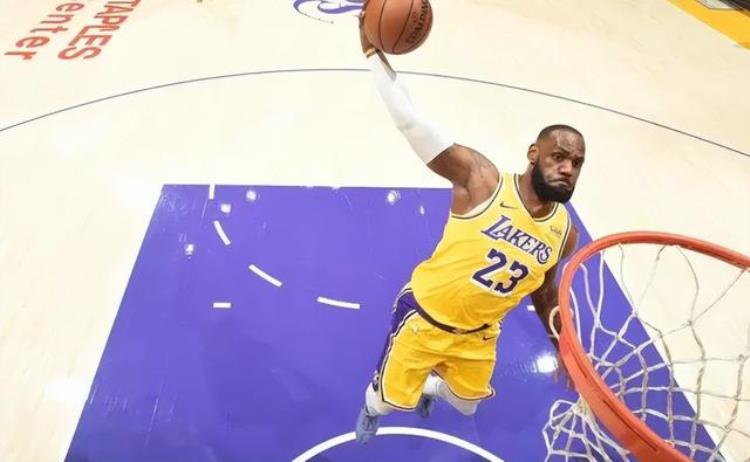 nba扣篮排名第一「NBA现役扣篮榜单出炉老詹第三勇士老将居然上榜霍华德第一」