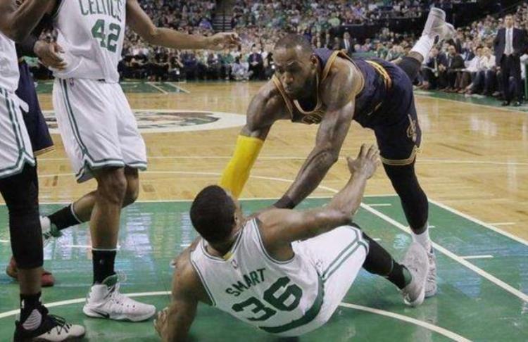 NBA现役打球之最最滑的五个人2