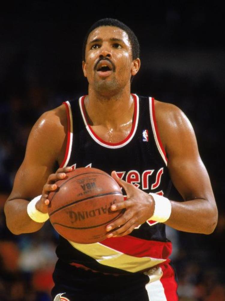 以詹姆斯库里之名盘点NBA史上9位来自阿克隆的著名球员