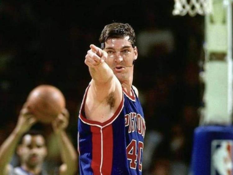 锁喉垫脚抱摔美媒评选NBA最脏的五人组能否健康的结束比赛