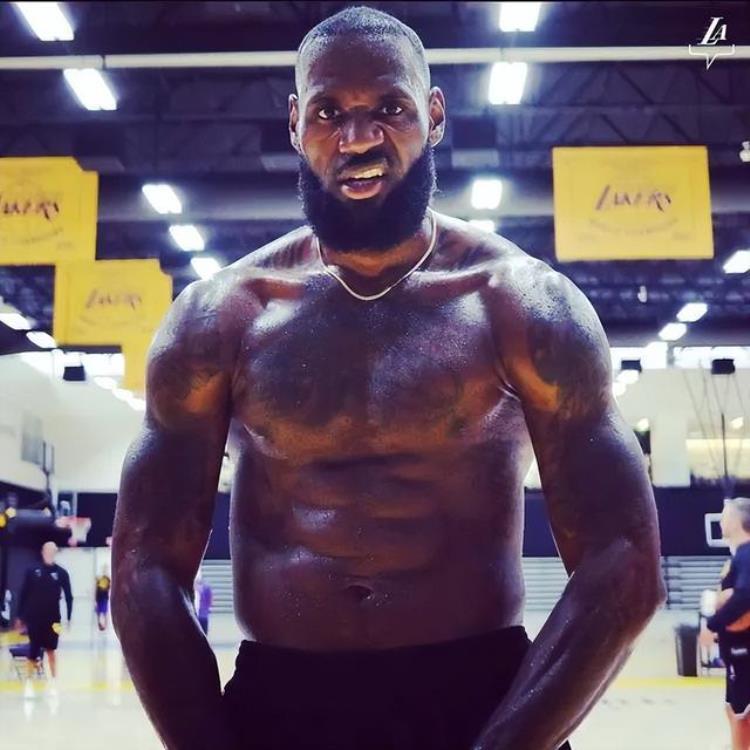 最强nba87威少「NBA球员能力值公布威少从86降到78詹姆斯96分暂列联盟第一」