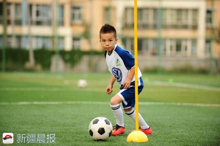 直播预告中国超萌超猛小球员绿茵场巅峰对决
