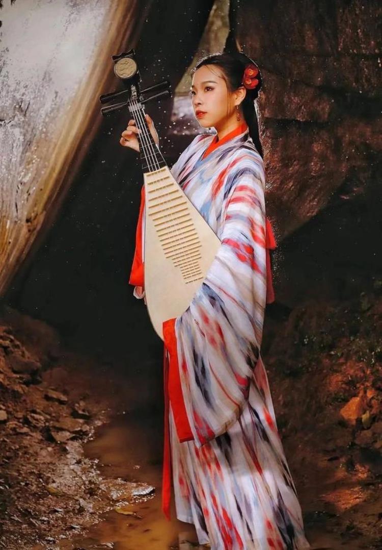 最美的风情丨有一种绸缎叫艾特莱斯