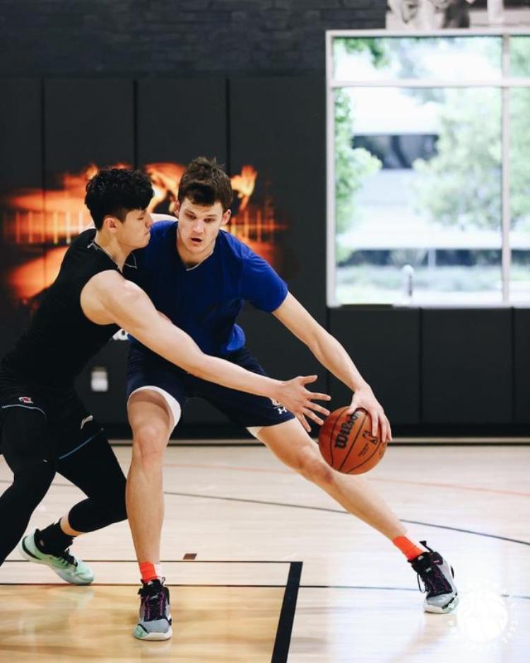 二轮秀稳了继巴王姚易孙周之后又一中国球员登陆NBA