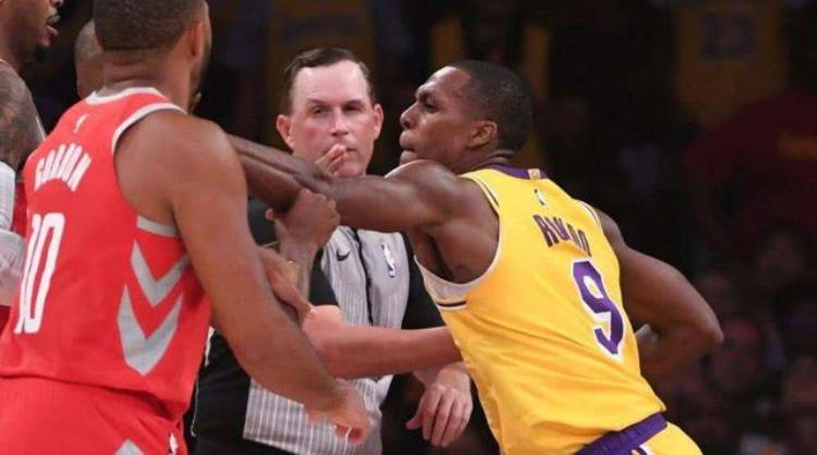 NBA历史十大暴脾气球星勇士3人上榜巴克利329次技犯历史第一