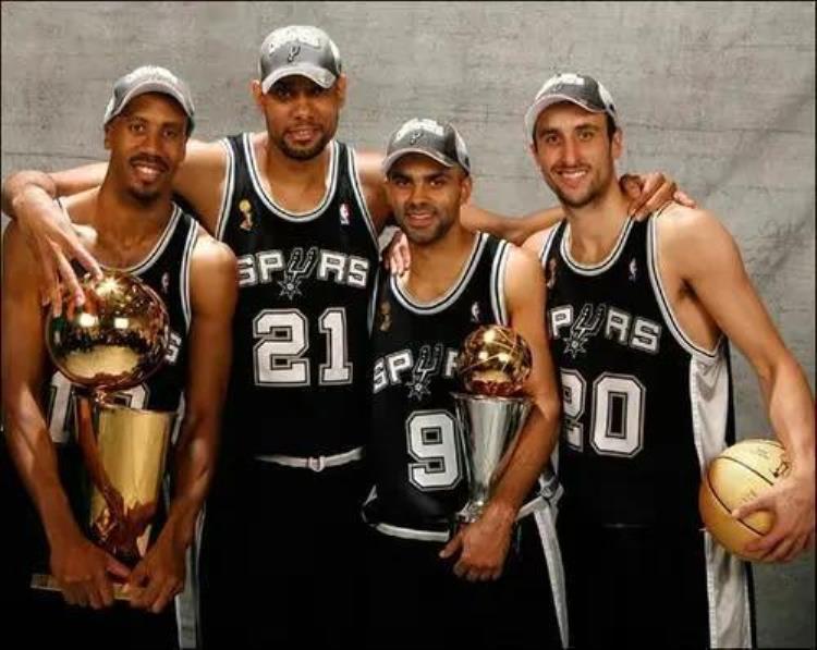 nba冠军历届冠军一览表「近20年NBA历届总冠军一览热火湖人平分秋色勇士独占鳌头」