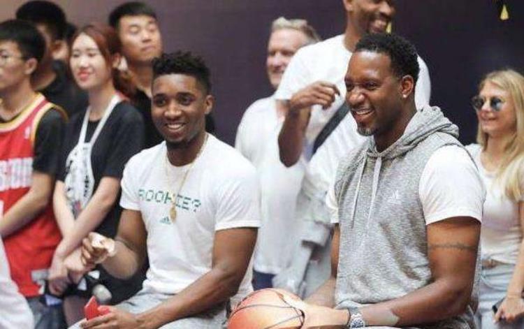 中国行最多的nba球星「NBA球星中国行谁的人气最高看了这5张照片你就能知道」
