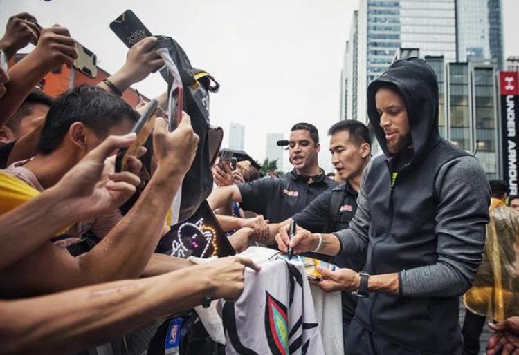 中国行最多的nba球星「NBA球星中国行谁的人气最高看了这5张照片你就能知道」