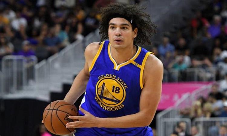 留过爆炸头发型的十大nba经典球员是谁「留过爆炸头发型的十大NBA经典球员」