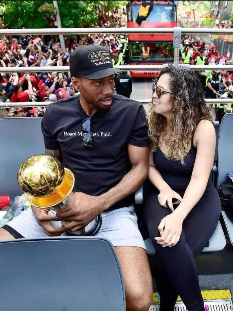 nba球员太太团「长相普通也能进NBA太太团5大超巨4人妻子不好看贤妻良母吃香」