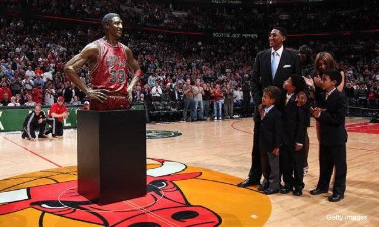 nba有哪些球员有雕像「哪些NBA球星有塑像这些塑像不一定都在美国」
