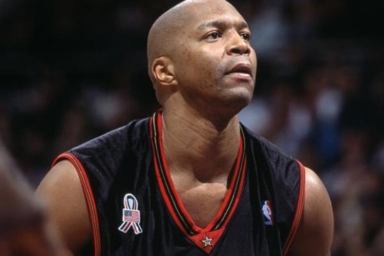 nba球星工资那么高,老板赚多少钱「NBA十大败家球星生涯挣1亿退役就花光沃尔在夜店一夜花47万」