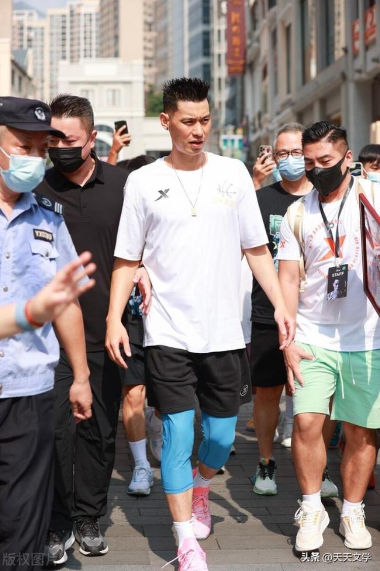 NBA难觅一席之地,林书豪想回归CBA了「闯荡CBA赛场的NBA球员林书豪我仍然如此热爱篮球希望走上赛场」