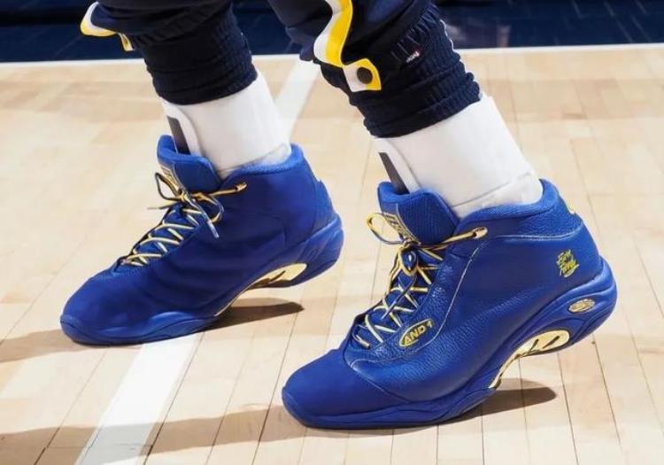扎克拉文穿的篮球鞋「安踏nba代言人」