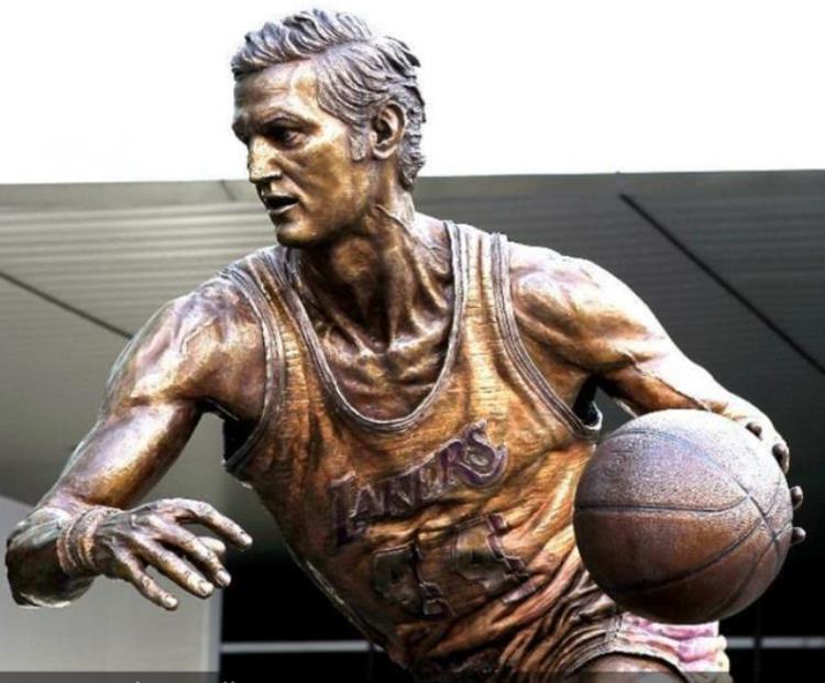 nba有哪些球员有雕像「哪些NBA球星有塑像这些塑像不一定都在美国」