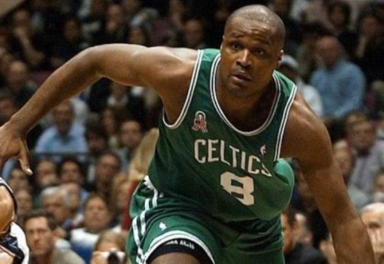 nba球星工资那么高,老板赚多少钱「NBA十大败家球星生涯挣1亿退役就花光沃尔在夜店一夜花47万」