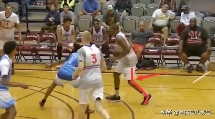 篮球犹豫步过人「NBA球星绝招犹豫步过人只是犹豫了一下就把人给过了」