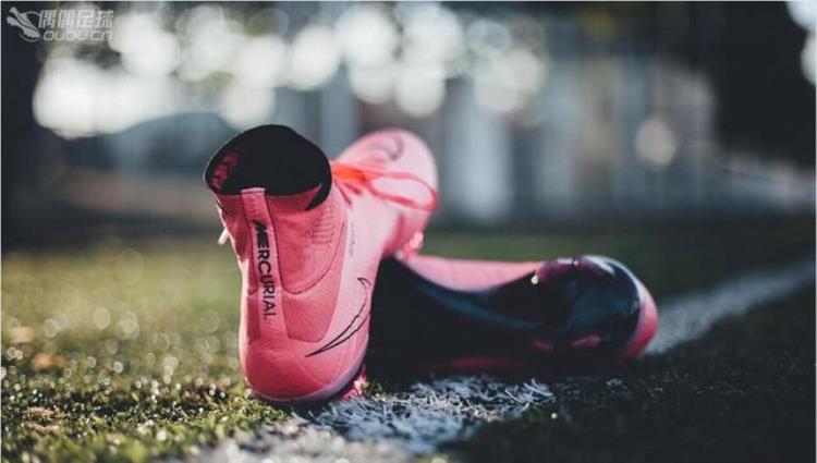 炫酷的球鞋「绝美镜头下的耐克闪电风暴系列足球鞋」