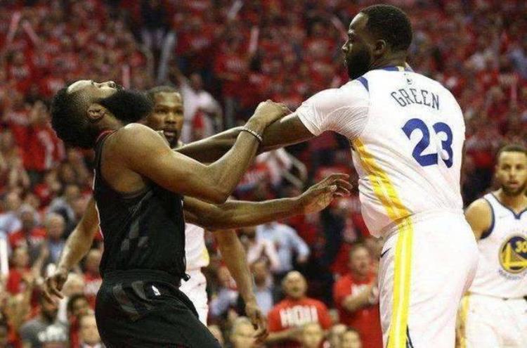 NBA历史十大暴脾气球星勇士3人上榜巴克利329次技犯历史第一