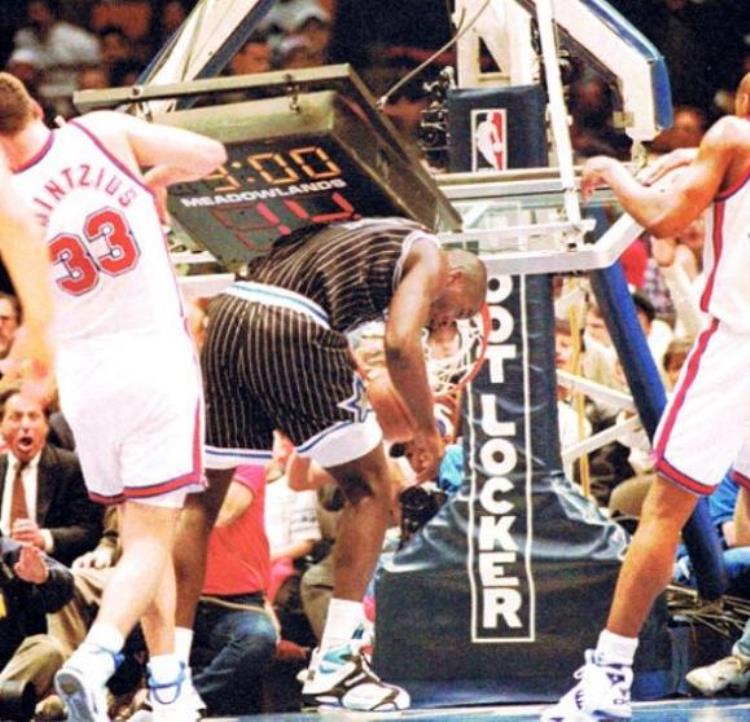 艾弗森破产?「盘点NBA四大破产球星艾弗森败光154亿坎普养7个孩子」