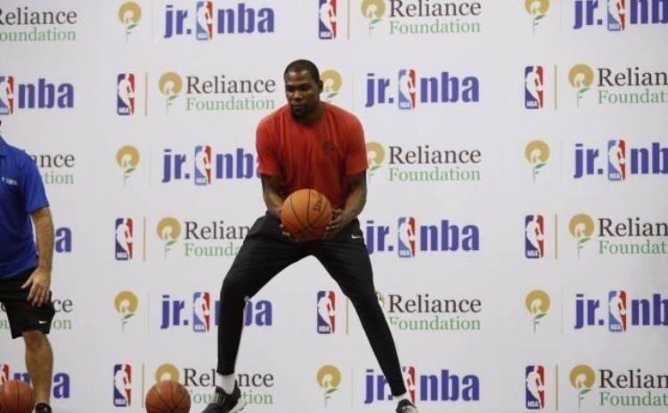 NBA版吉尼斯纪录真理阿伦刚拿到证书90秒后就被KD不小心破了
