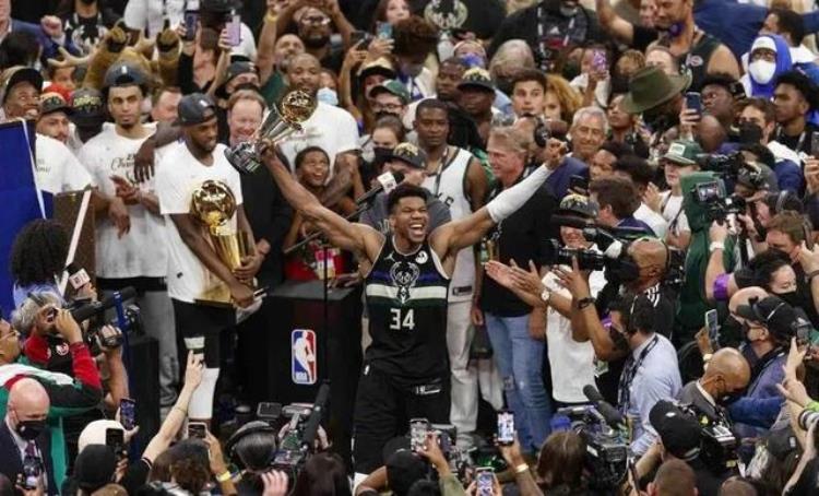 nba冠军历届冠军一览表「近20年NBA历届总冠军一览热火湖人平分秋色勇士独占鳌头」