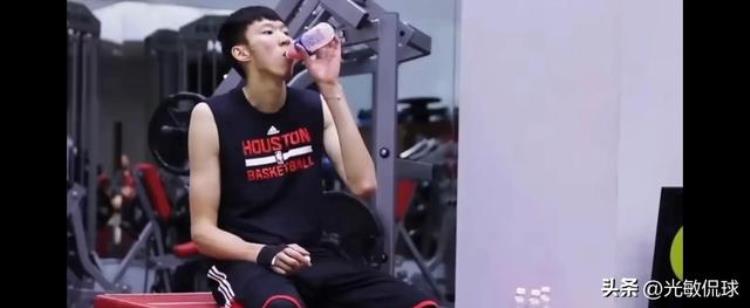 周琦nba经历「你知道周琦在NBA时他打比赛的一天是怎么度过的吗」