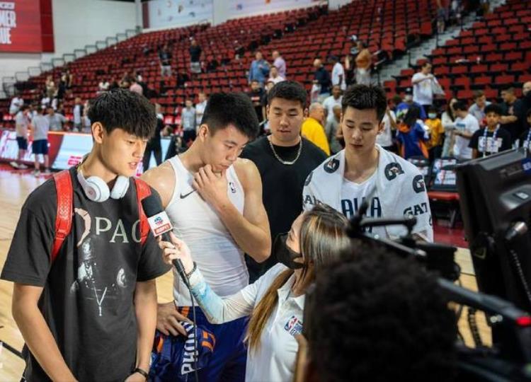 曾凡博弹跳怎么样「这个摸高联盟仅7人曾凡博的弹跳不简单但天赋和技术没有关系」