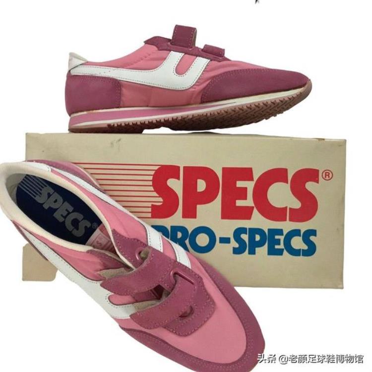 黄海外援亚历山德里尼球鞋疑似韩国品牌前巴萨队长的鞋更非主流