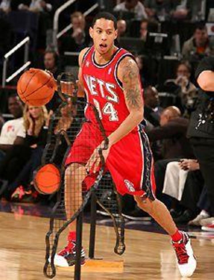 NBA版吉尼斯纪录真理阿伦刚拿到证书90秒后就被KD不小心破了