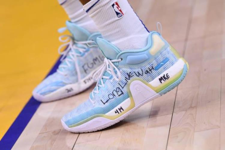 NBA球员上脚克莱穿KT8锦鲤安踏球鞋又多又帅