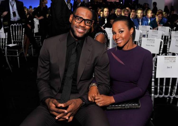 nba球员太太团「长相普通也能进NBA太太团5大超巨4人妻子不好看贤妻良母吃香」