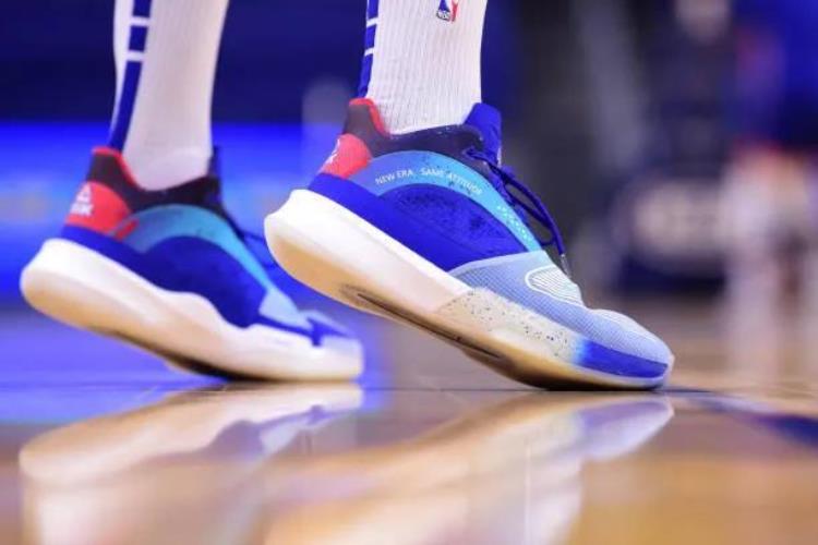 欧文全明星篮球鞋「NBA球员上脚欧文球鞋中国新年配色安踏和匹克都来了」