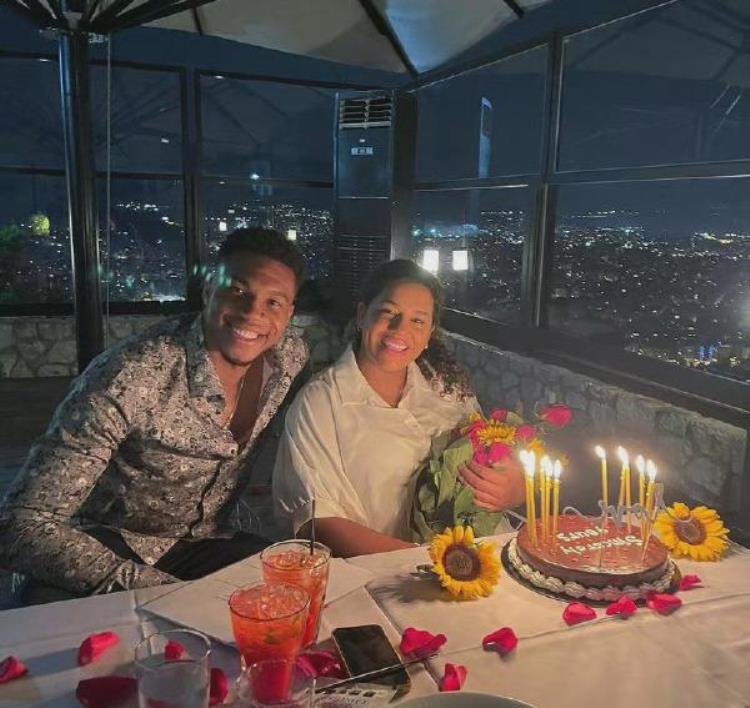 nba球员太太团「长相普通也能进NBA太太团5大超巨4人妻子不好看贤妻良母吃香」