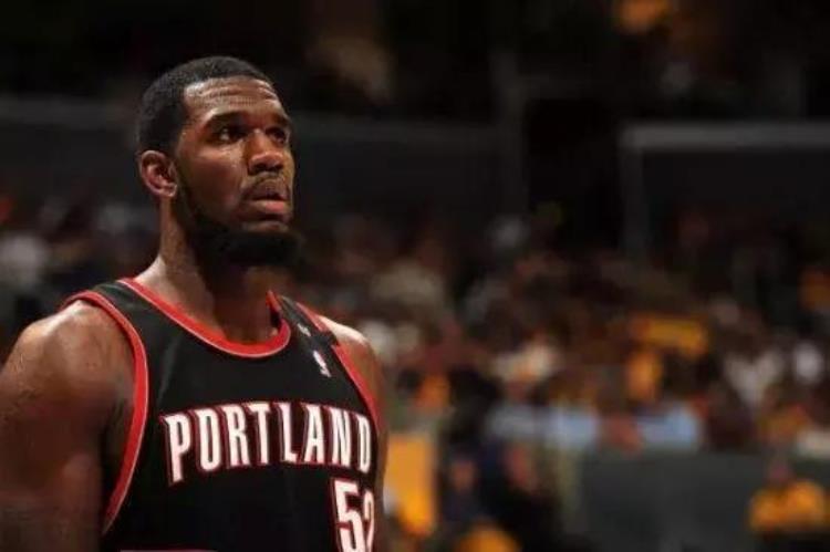 林书豪讨论詹姆斯「狂热球迷林书豪披萨员工詹姆斯NBA巨星被认成路人太尴尬了」