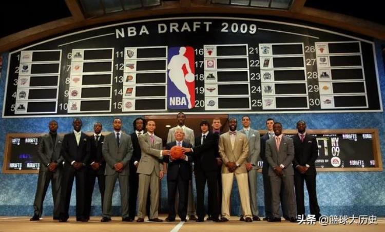 2008年nba最佳新秀「还记得200809赛季的NBA吗罗斯还是新秀一人巅峰十多年」