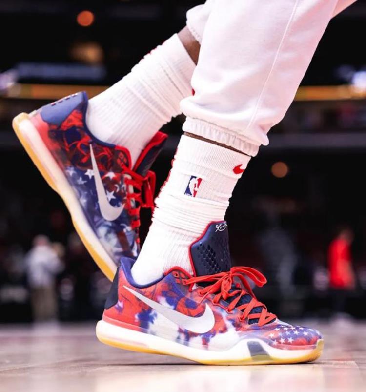 扎克拉文穿的篮球鞋「安踏nba代言人」