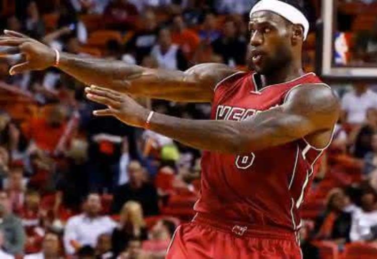模仿NBA球星「野球场上模仿过哪些NBA巨星的动作谁的最难模仿」